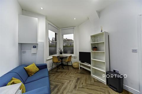 2 bedroom house to rent, Lucien Road, London, SW17