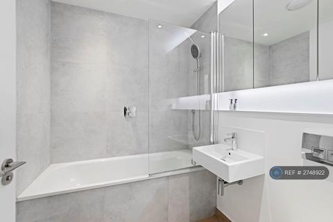 2 bedroom flat to rent, Hafer Road, London, SW11