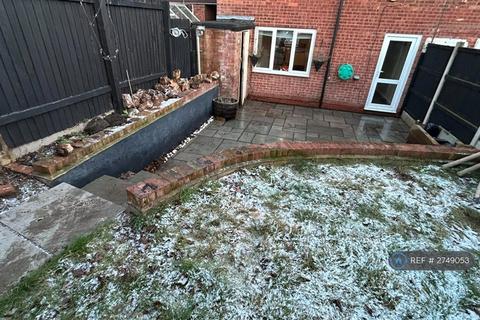 3 bedroom terraced house to rent, Loxley Close, Redditch, B98