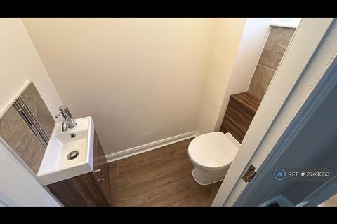 3 bedroom terraced house to rent, Loxley Close, Redditch, B98