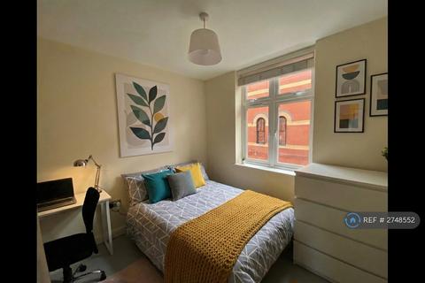 2 bedroom flat to rent, Minster Court, Leicester, LE1
