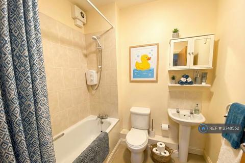 2 bedroom flat to rent, Minster Court, Leicester, LE1