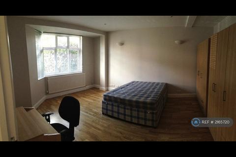 3 bedroom flat to rent, Golders Rise, London, NW4