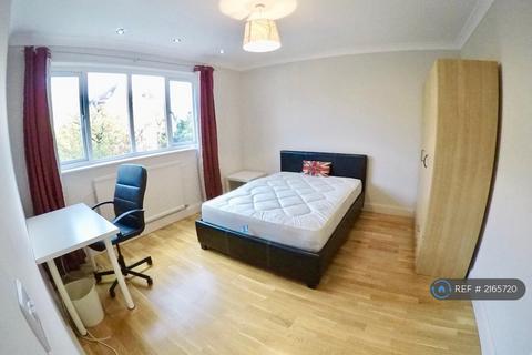 3 bedroom flat to rent, Golders Rise, London, NW4