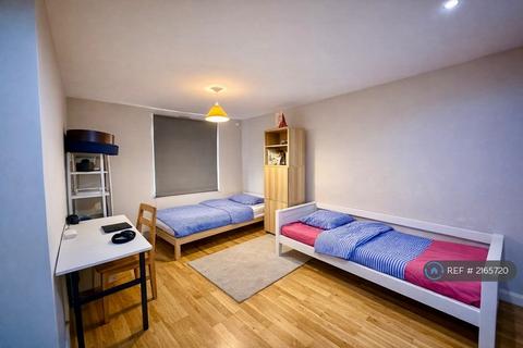 undefined, Golders Rise, London, NW4
