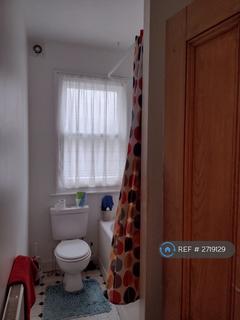 3 bedroom flat to rent, Southfields, London, SW18