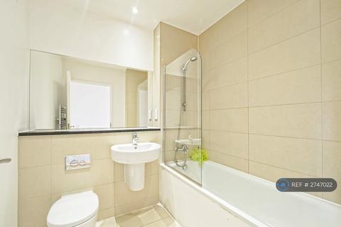 2 bedroom maisonette to rent, Kinnaird House, London, SE17