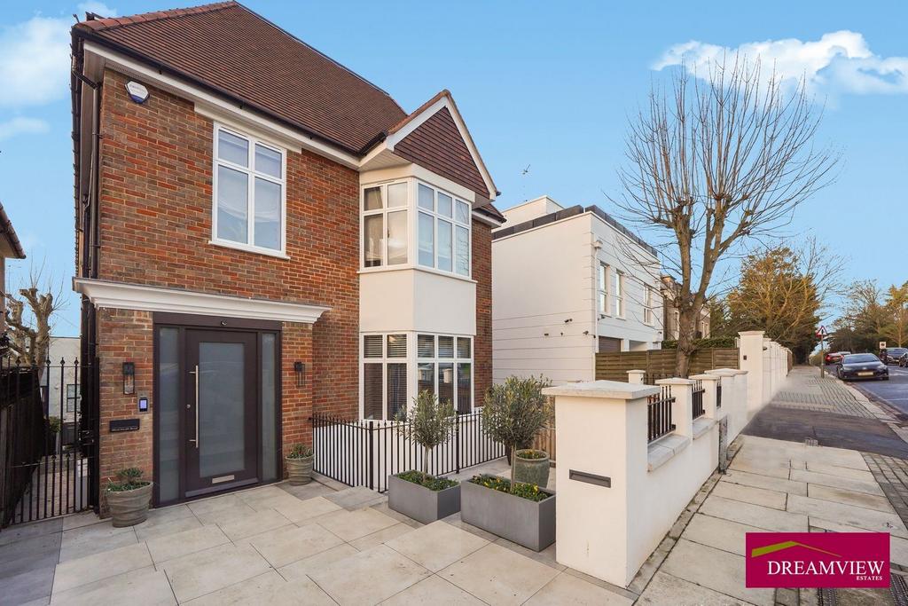 3 bed flat to rent West Heath Road, Hampstead NW3