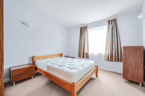 2 bedroom flat to rent, Wellington Square, Islington, London, N1