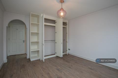 2 bedroom flat to rent, Dee House, Kingston Upon Thames, KT2