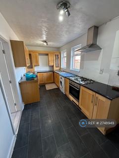 3 bedroom terraced house to rent, Griffe Head Crescent, Wyke, Bradford, BD12