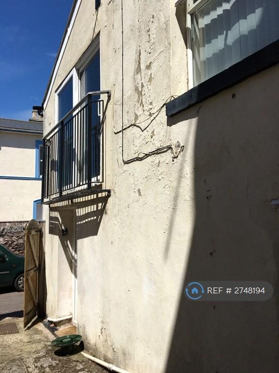 Yard, With Bedroom Window And Juliette Balcony