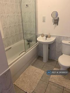 2 bedroom flat to rent, Carr Mills, Leeds, LS7