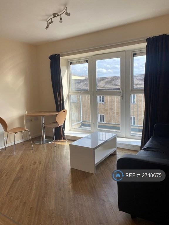 Living Room &amp; Balcony