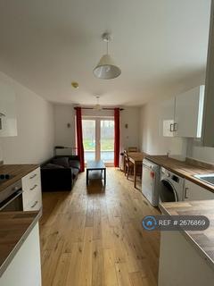 4 bedroom maisonette to rent, Lewisham Way, London, SE14