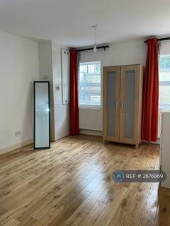 4 bedroom maisonette to rent, Lewisham Way, London, SE14