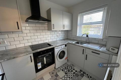 2 bedroom flat to rent, Williams Court, Farsley, Pudsey, LS28