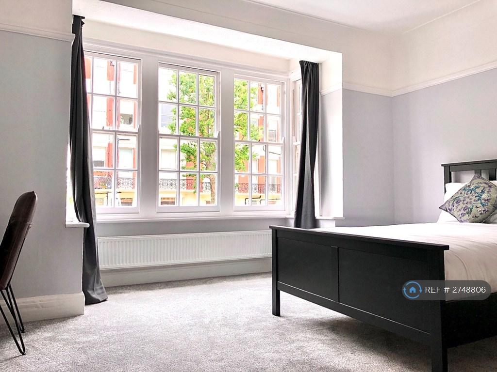 Lounge Or Master Bedroom
