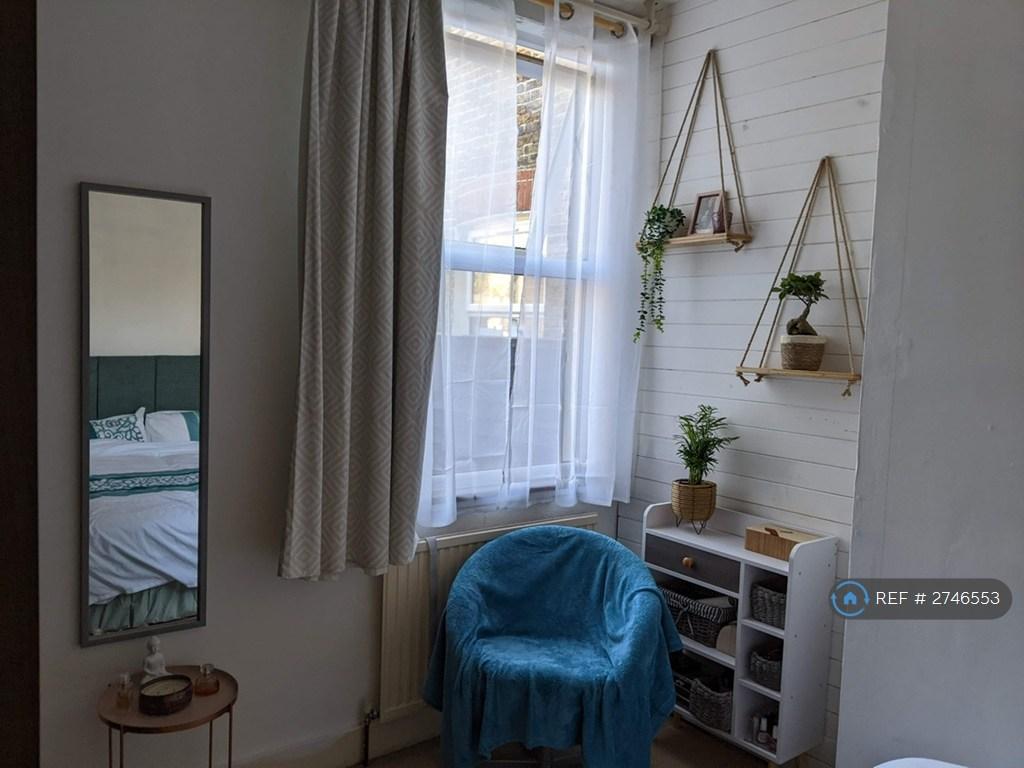 Bedroom Detail