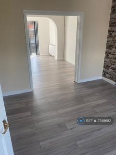 3 bedroom semi-detached house to rent, Wilson Avenue, Heywood, OL10