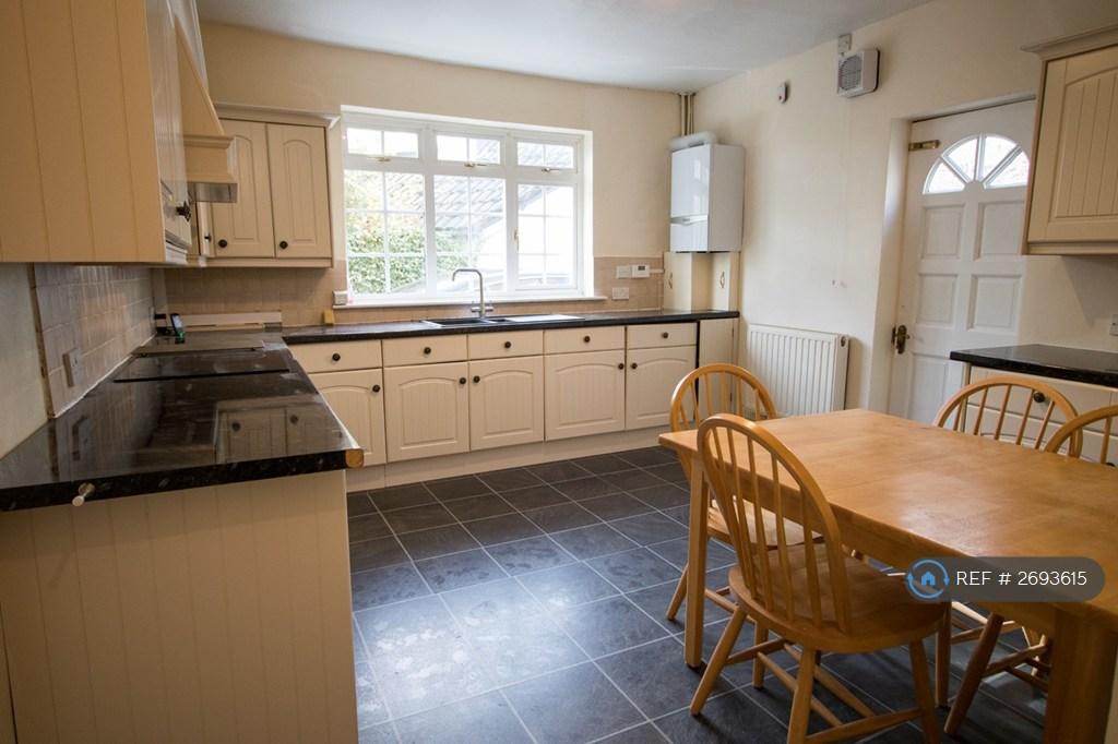 Kitchen / Dining