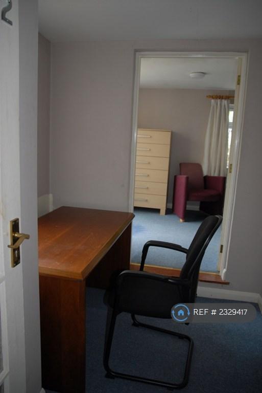 Double Ensuite Study