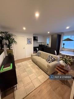 2 bedroom flat to rent, Vicarage Square, Grays, RM17