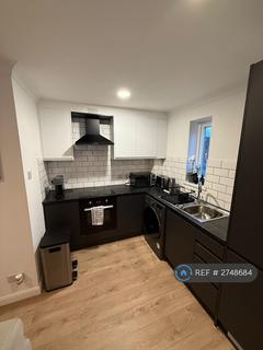 2 bedroom flat to rent, Vicarage Square, Grays, RM17