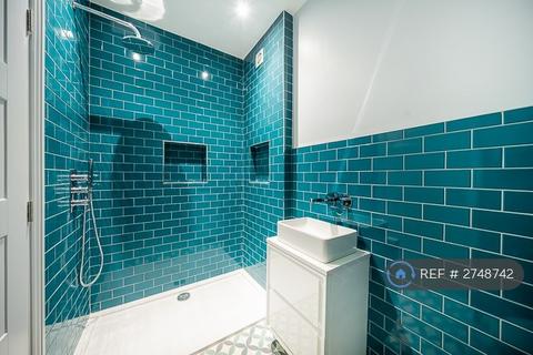 2 bedroom flat to rent, Chatsworth Road, London, NW2
