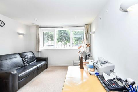 1 bedroom flat to rent, Western Gateway, London E16