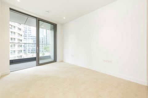 3 bedroom flat to rent, Park Drive, London E14