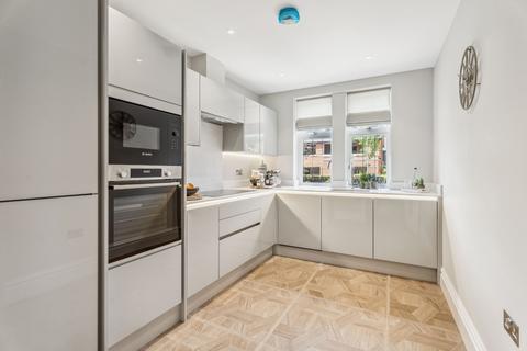 2 bedroom flat for sale, Kingswood Gate, Northwood HA6