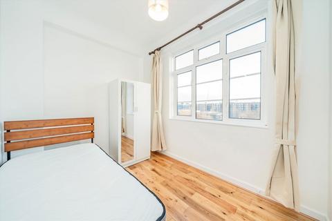 2 bedroom flat to rent, Grove End Road, London NW8