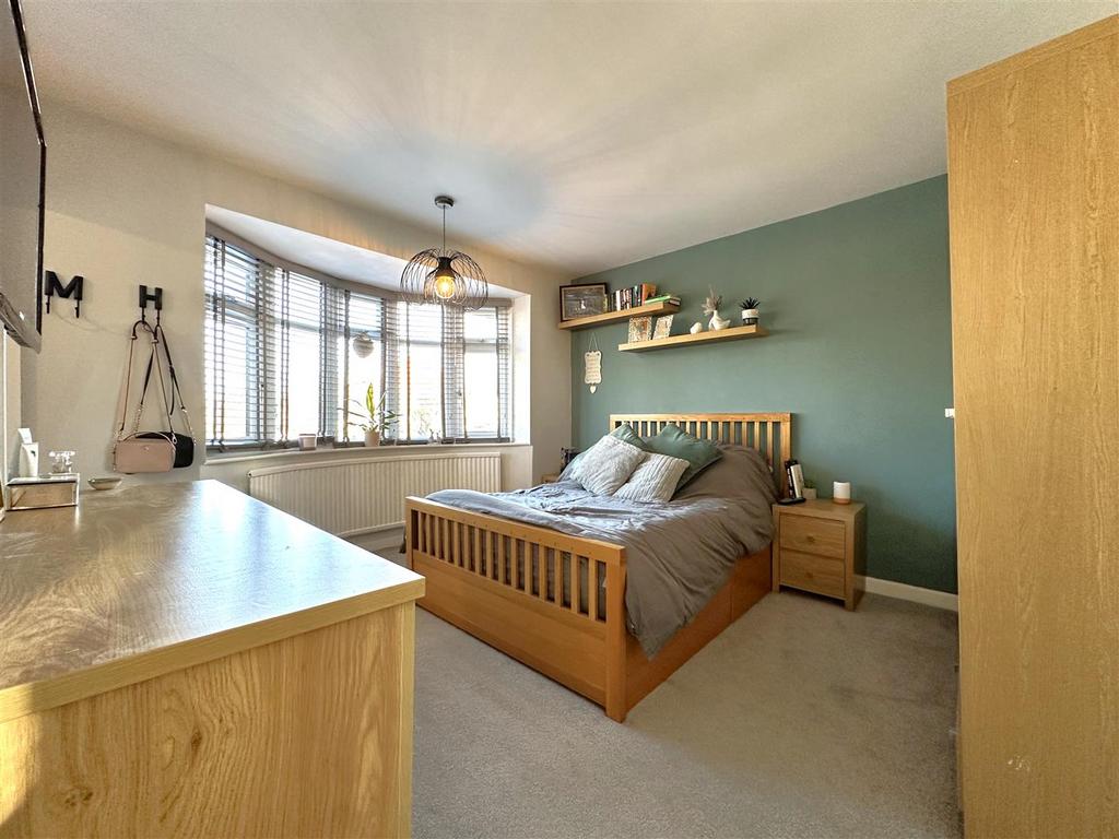 Master Bedroom 530