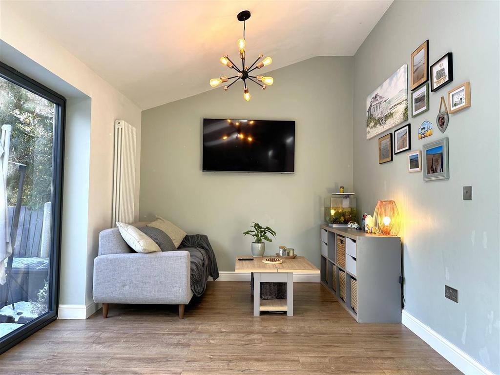 Living Area 661