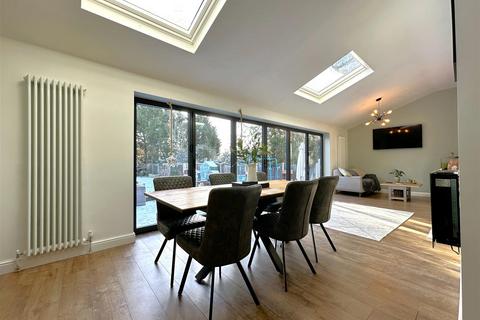 4 bedroom detached house for sale, Church Road, Saxilby, Lincoln