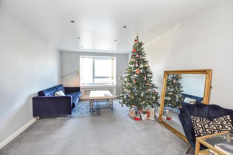 1 bedroom flat to rent, Station Approach, Sutton SM2