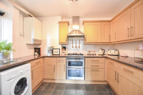 1 bedroom flat to rent, Station Approach, Sutton SM2