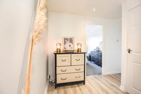 1 bedroom flat to rent, Station Approach, Sutton SM2