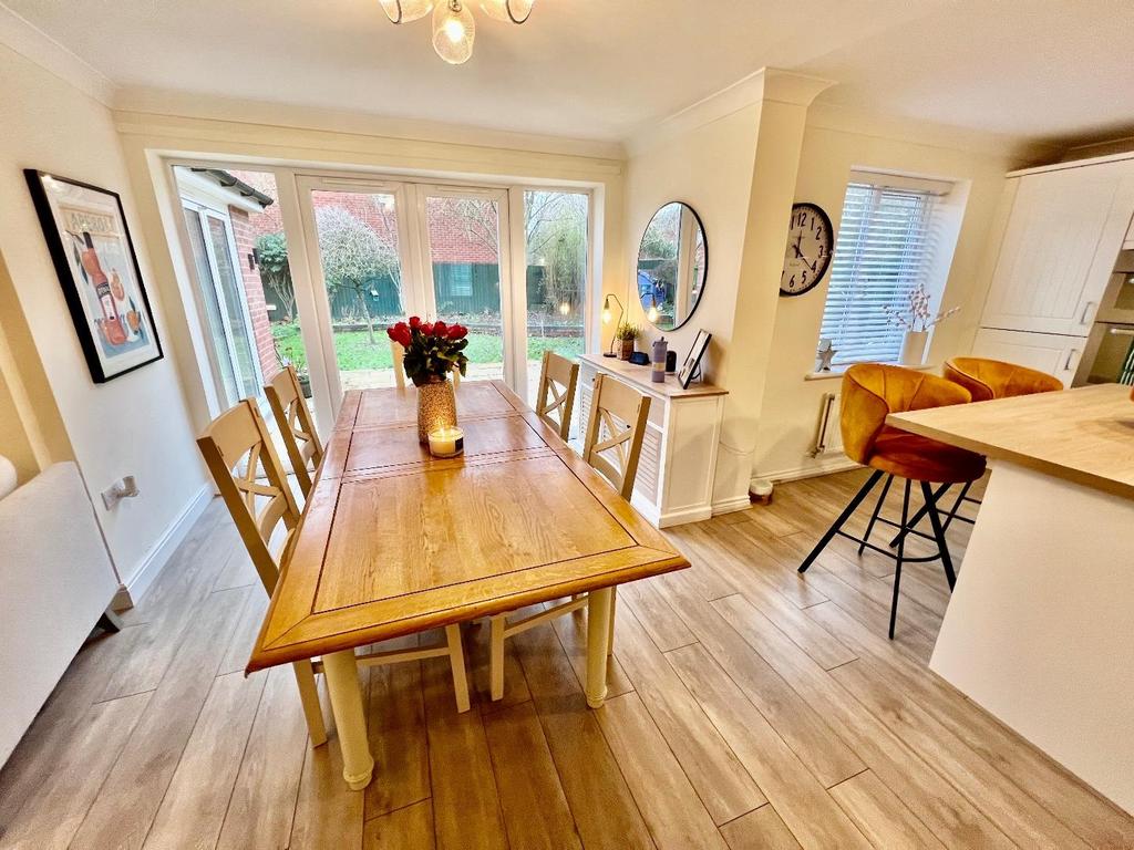 Kitchen/Dining Room