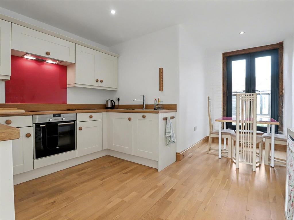 Bedroom/Kitchen