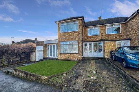 Holmwood Close, Dunstable LU5