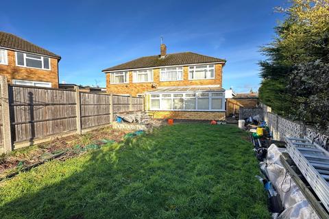 3 bedroom semi-detached house for sale, Holmwood Close, Dunstable LU5