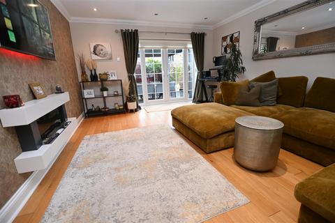 4 bedroom detached house for sale, Whiteways, Canvey Island SS8