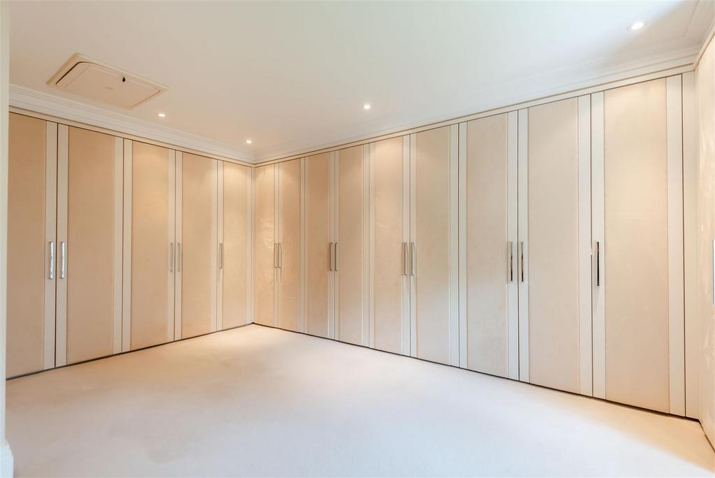 8652436-interior40.jpg