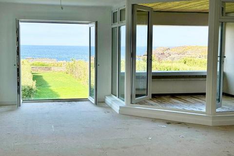 4 bedroom semi-detached house for sale, Neuadd y Mor, Trearddur Bay, Anglesey, LL65