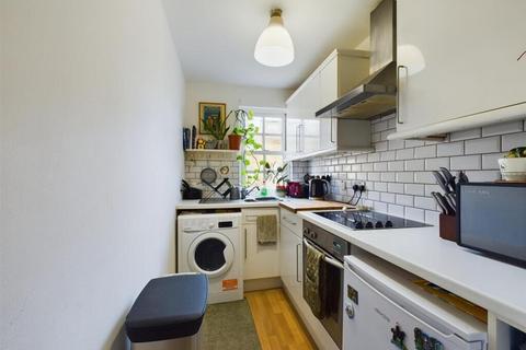 1 bedroom flat for sale, Mile End Road, London, E1