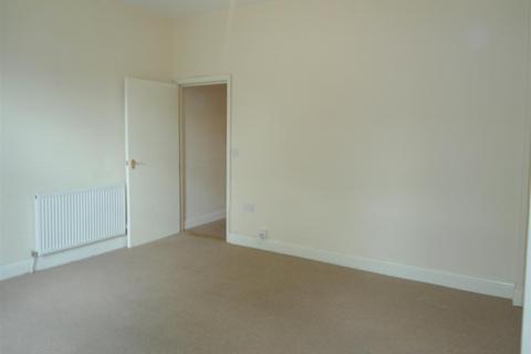 2 bedroom flat to rent, Railway Street, Gillingham