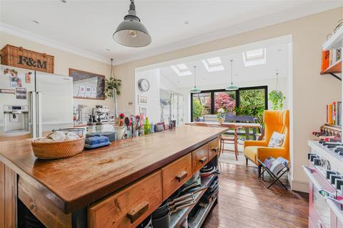 3 bedroom terraced house for sale, Edna Road, Raynes Park SW20