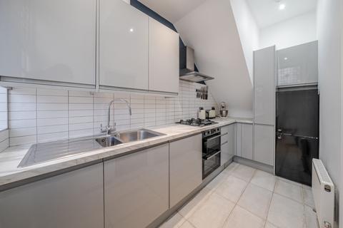 1 bedroom flat for sale, Leathwaite Road, London, SW11